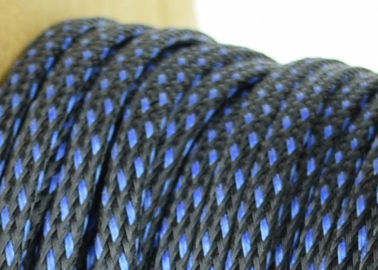 Goede flexibiliteit Gevlochten kabelhuls met rode / zwarte kruiskleur
